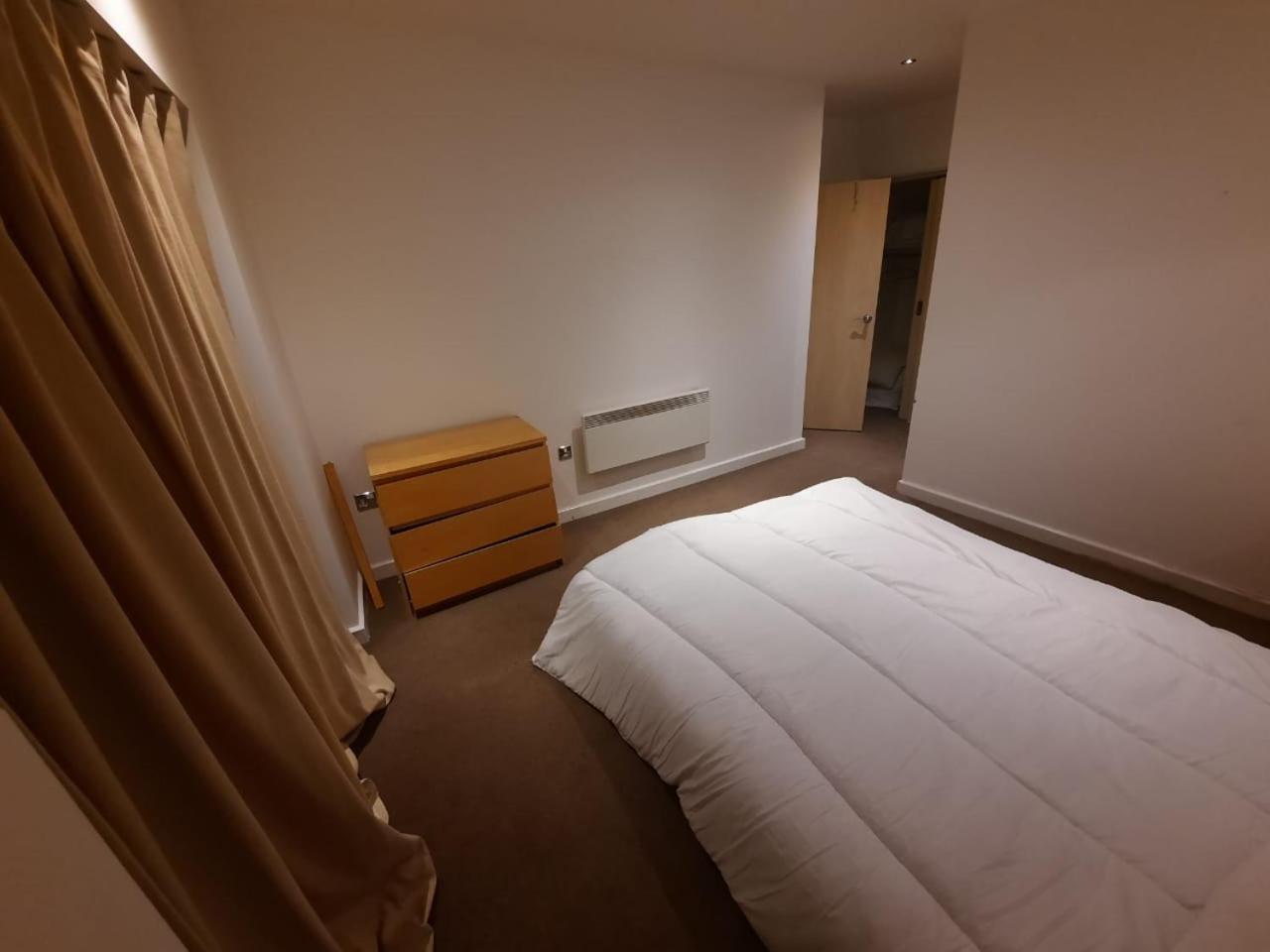 Room In Cardiff City Center - Swiftstay Dış mekan fotoğraf